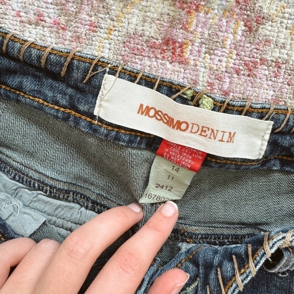 Mossimo Denim, Woman’s Denim BootCut Jeans - Picture 3 of 3